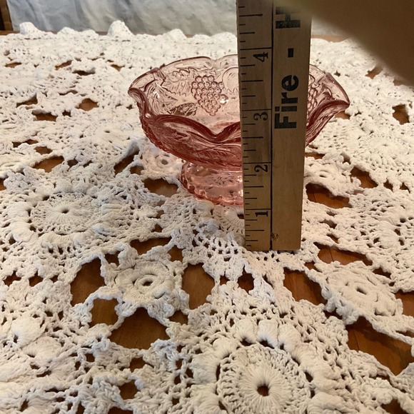 Vintage Pink Glass Grape Embossed Footed Candy Dish Bowl Cottagecore Grannycore - Picture 4 of 5